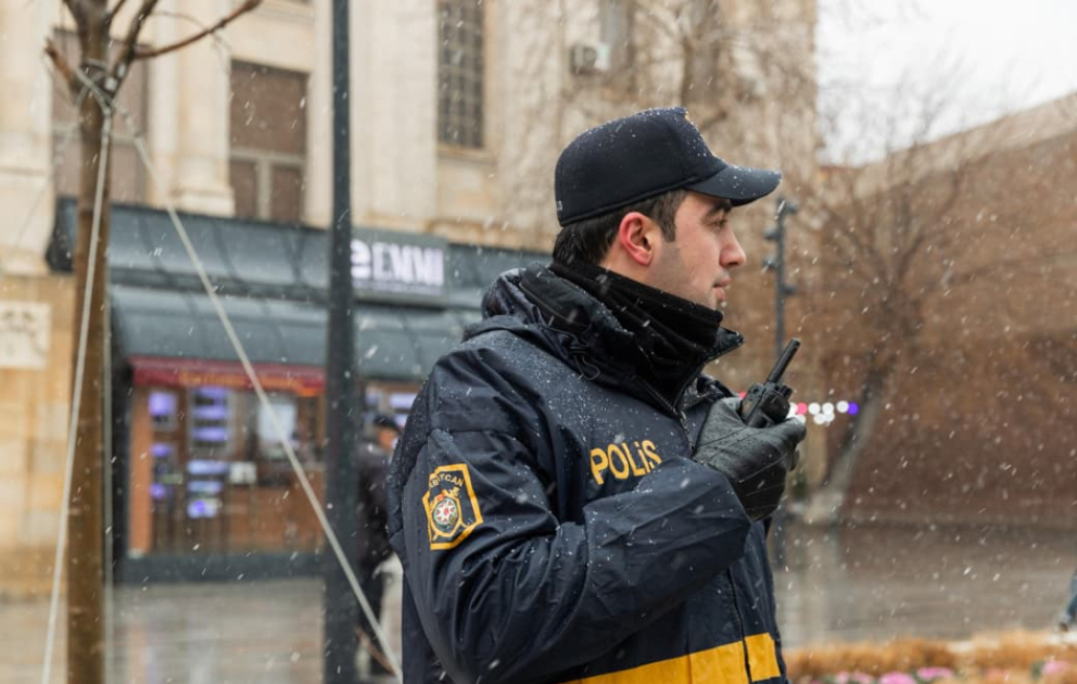 Polis hava şəraiti ilə əlaqədar gücləndirilmiş iş rejimində xidmət aparır