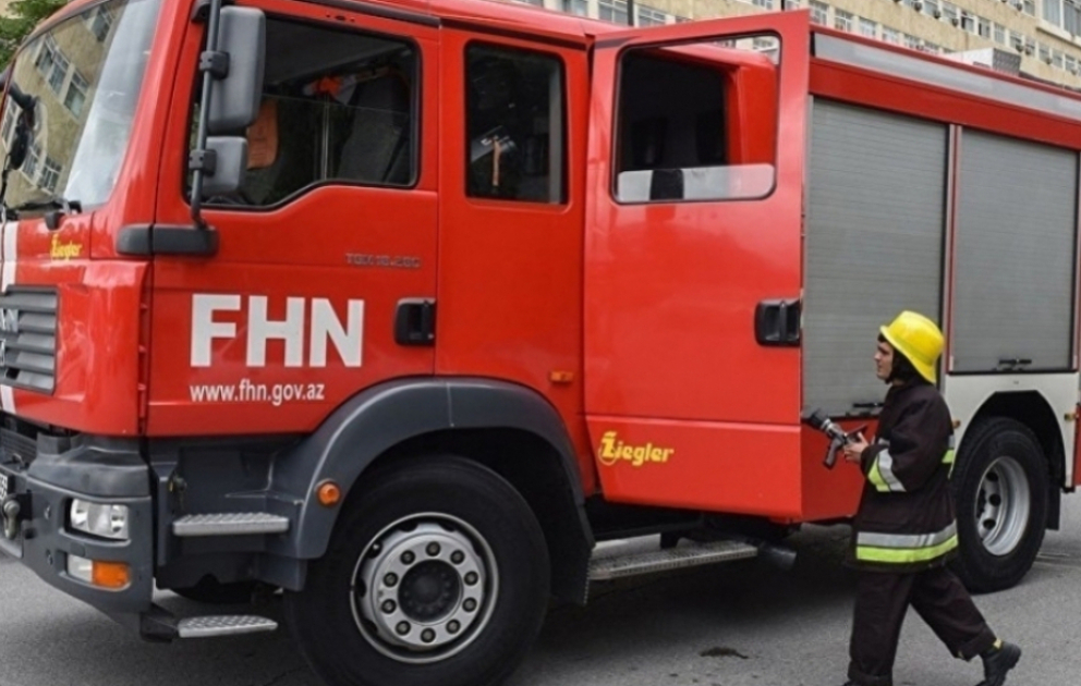 Çoxmərtəbəli binalarda yanğınların söndürülməsi işinin təşkilinə dair təlim keçirilib