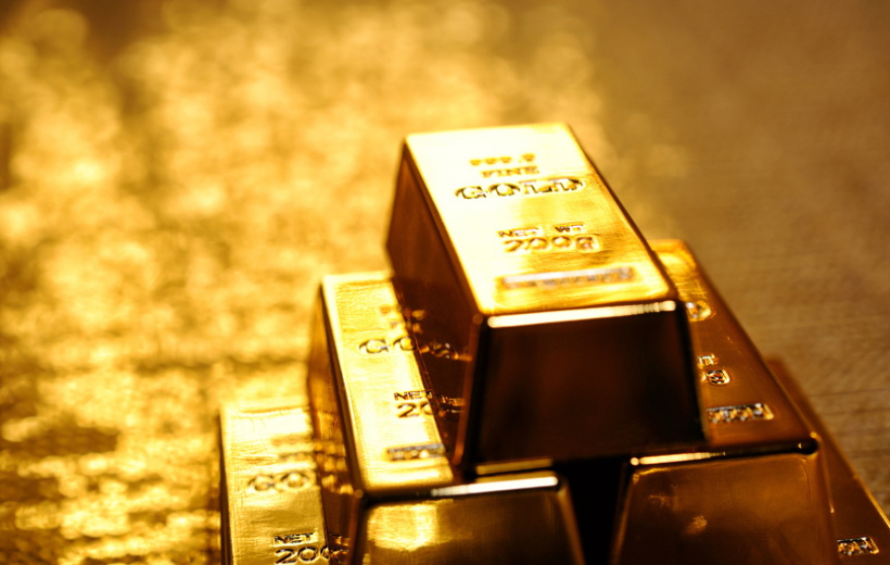 Gold and silver prices fluctuate on global market