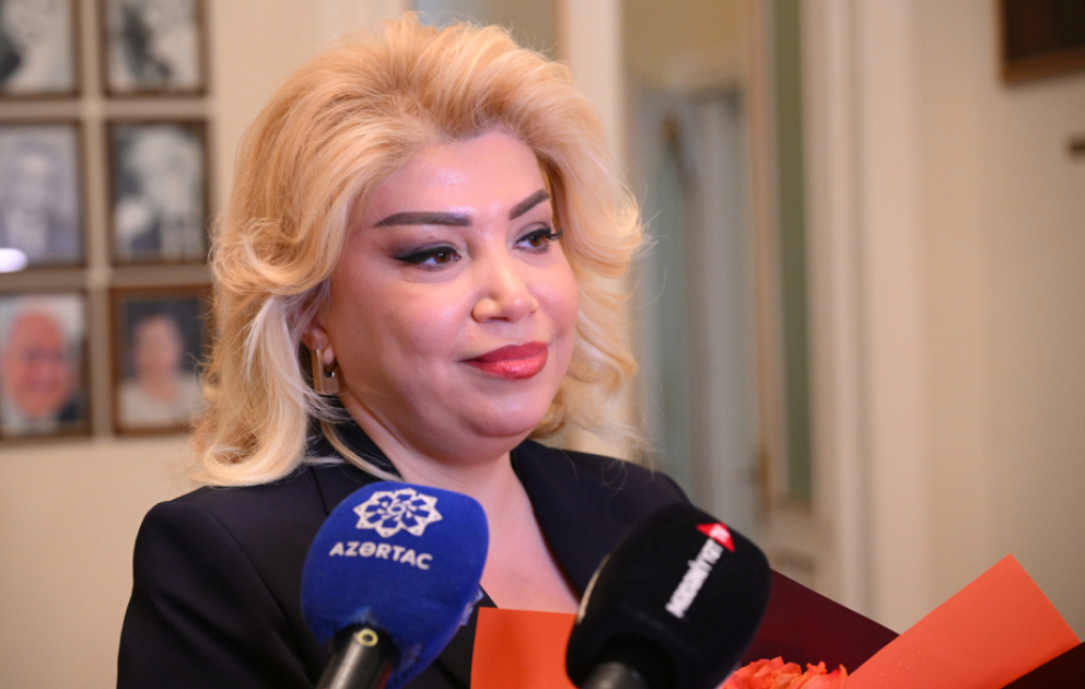 Yazıçı-publisist: Kitabı yazarkən oxucu ilə üzbəüz dayanmağa çalışdım
