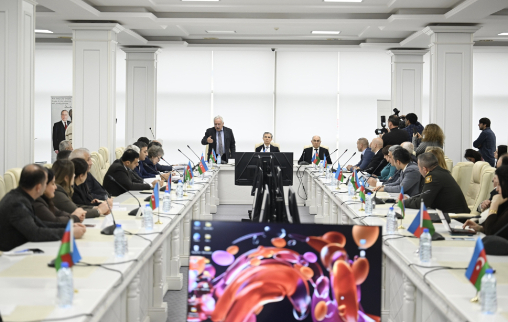 Rəqəmsallaşma və sosial informasiyanın inkişaf məsələləri müzakirə olunub
