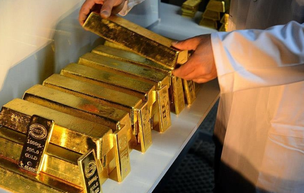 Gold price decreased by nearly $9 on global market