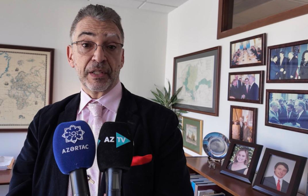 Ariel Kohen: Vensin səfəri Tramp administrasiyasının Ağ Evdə bağlanmış tarixi sülh müqaviləsinin tam arxasında dayandığını göstərir