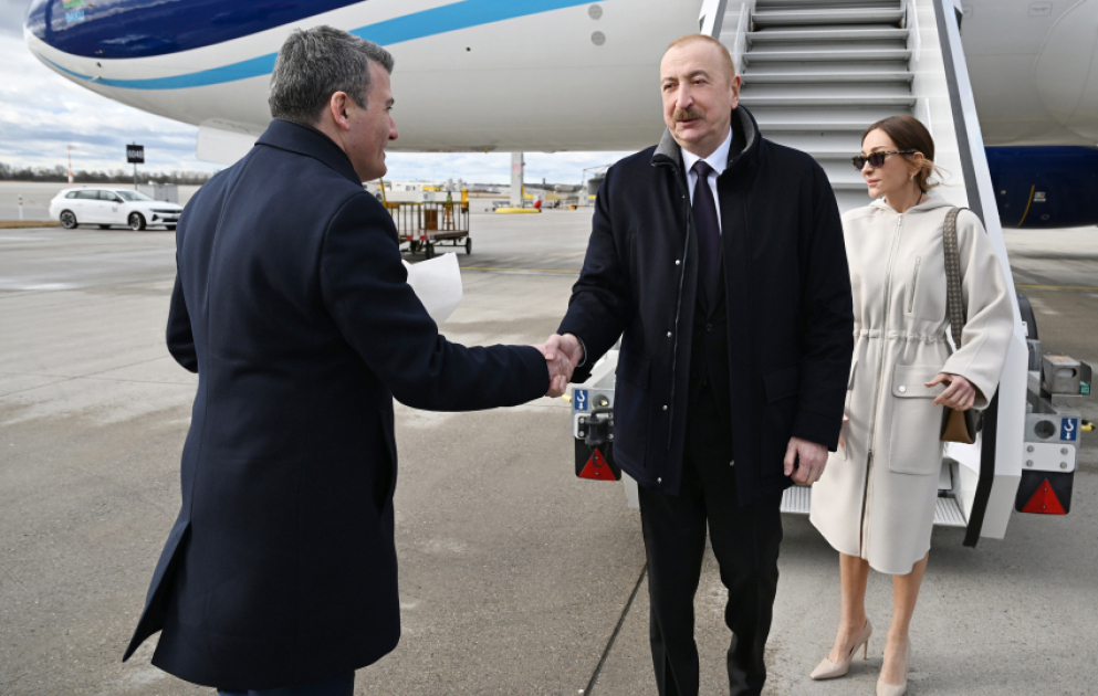 Президент Ильхам Алиев прибыл с визитом в Германию