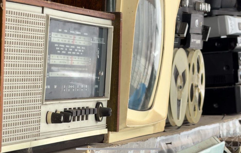 Lahıcda zamanın səsi: 77 yaşlı sakinin radio muzeyi