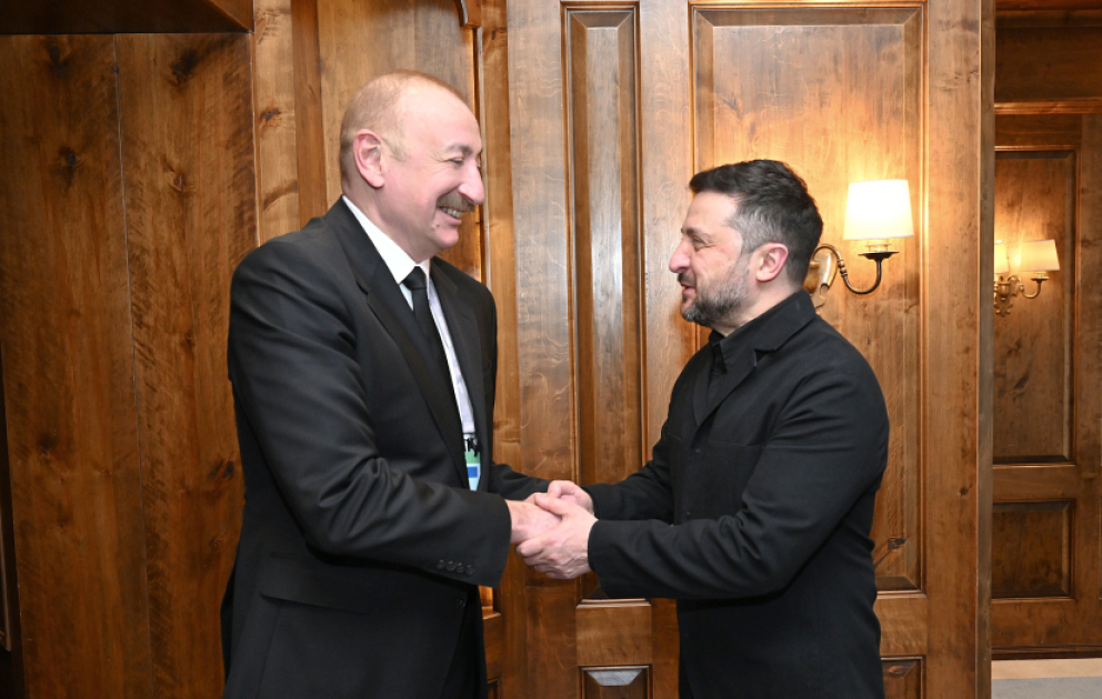 Munich : le président Ilham Aliyev rencontre son homologue ukrainien Volodymyr Zelensky