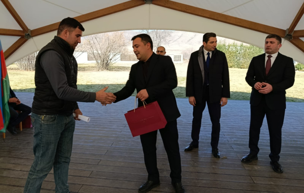 Первая группа переселенцев вернулась в село Ханабад Ходжалинского района