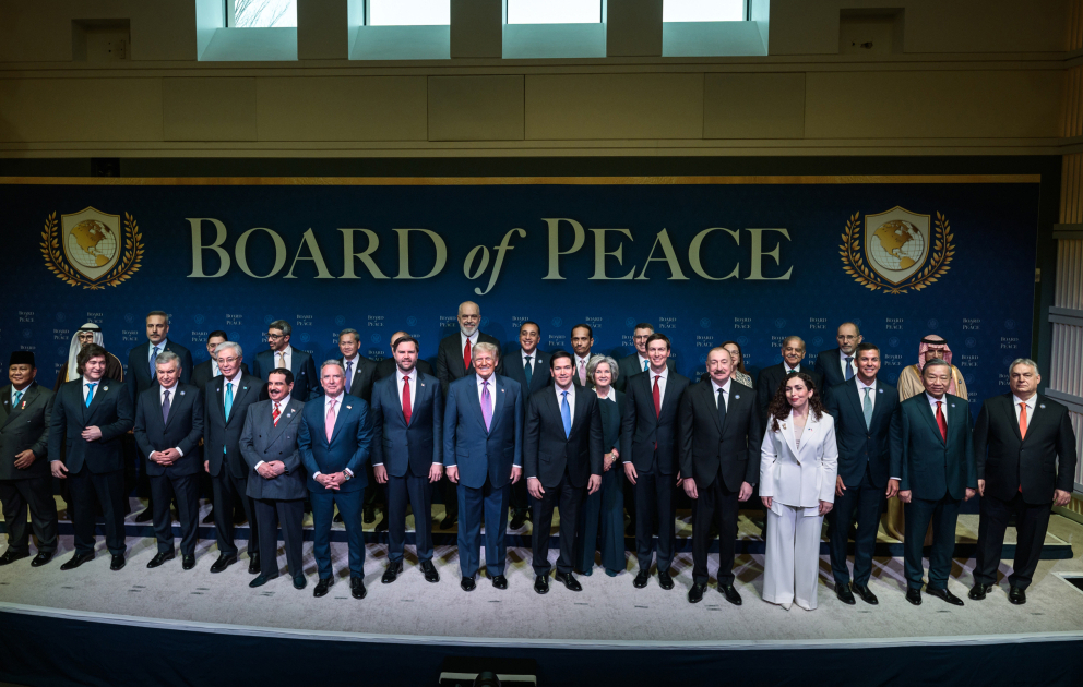 Präsident Ilham Aliyev nimmt an der ersten Sitzung des Friedensrates in Washington teil