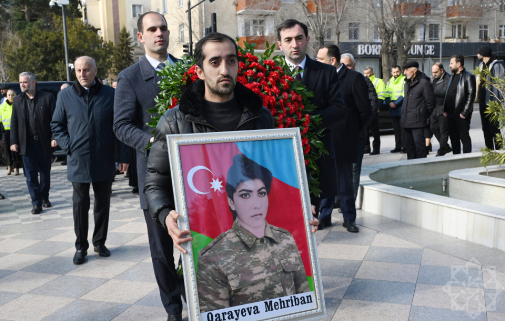 İtkin şəhid Mehriban Qarayeva Sumqayıt Şəhidlər xiyabanında torpağa tapşırılıb
