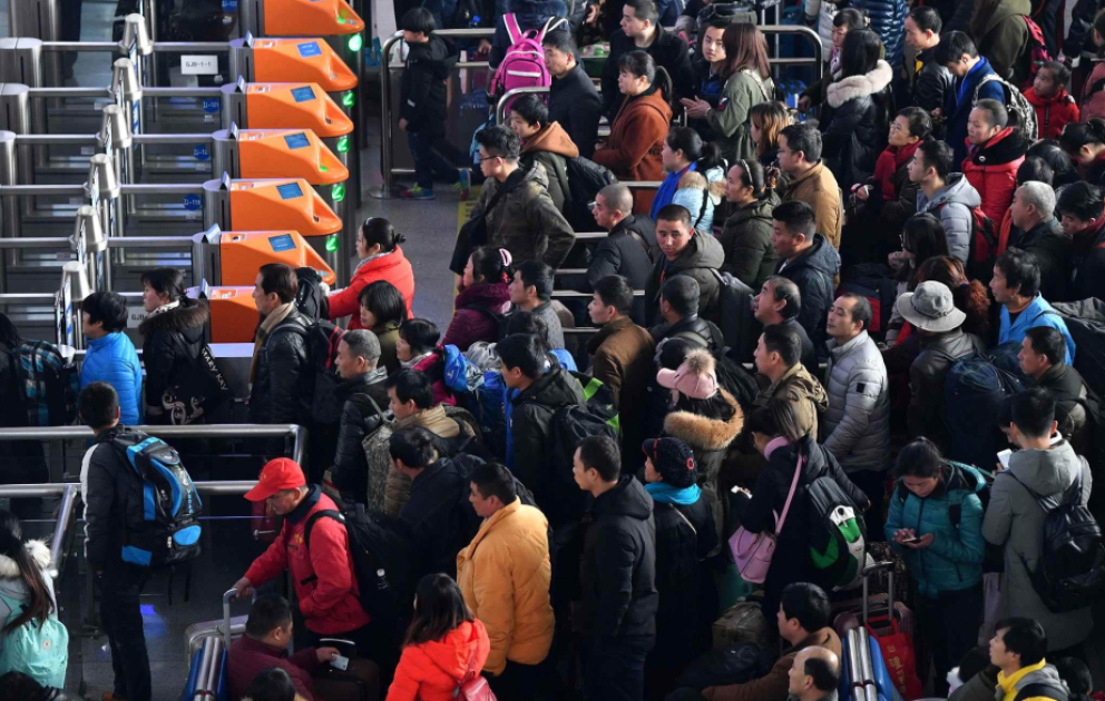 Çində gündəlik səyahət sayında yeni rekord qeydə alınıb: 350 milyon