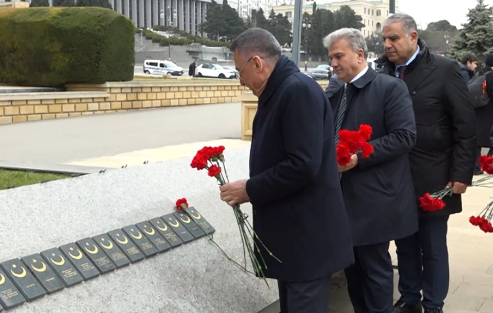 Türkiyə nümayəndə heyəti “Türk şəhidliyi” abidəsini ziyarət edib
