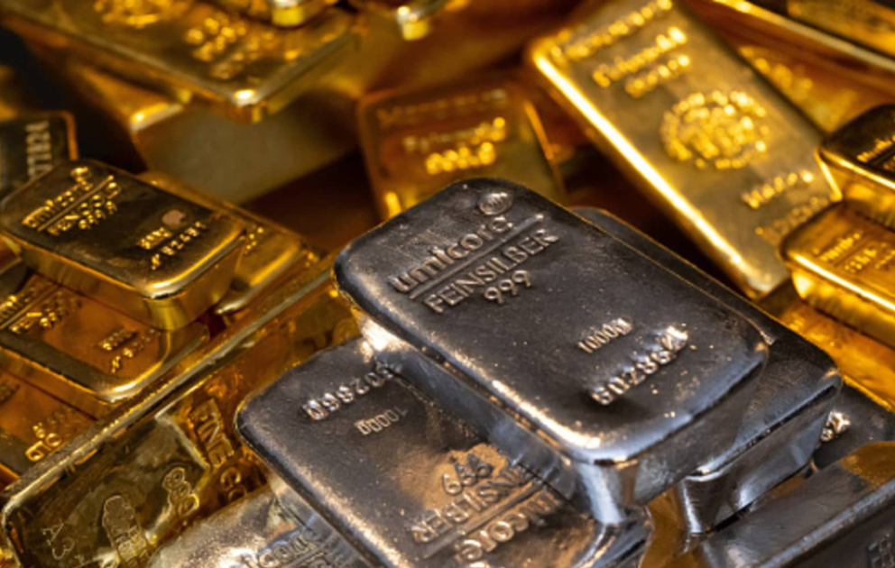 Gold and silver prices drop on global markets
