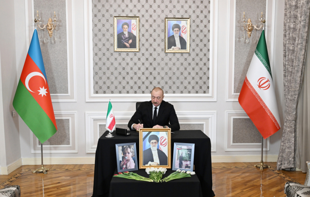 President Ilham Aliyev visited Iranian Embassy in Azerbaijan to offer condolences