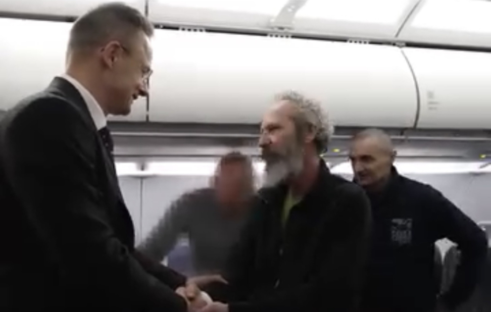 Rusiyada əsir olan macar hərbçilər ölkələrinə qayıdıblar