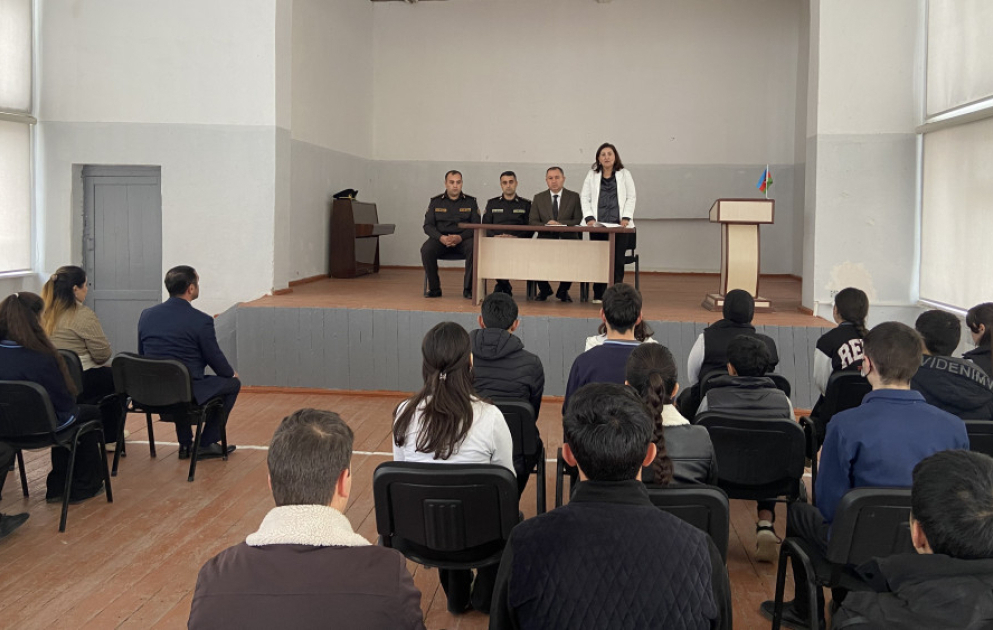 Xocalıda şagirdlərə fövqəladə hallarla bağlı davranış qaydaları barədə məlumat verilib