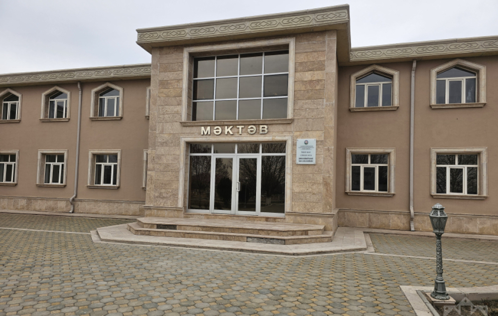 Tədris proqrama uyğun davam edir - Yaxınlığına İran dronu düşən məktəbdən REPORTAJ
