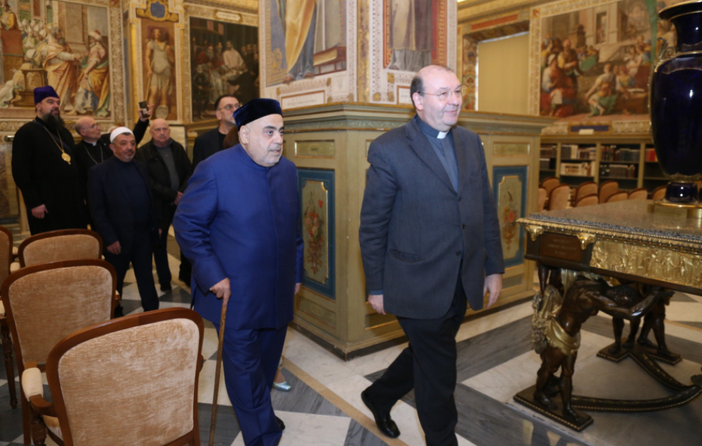 Qafqaz Müsəlmanları İdarəsinin sədri Vatikan Apostol Kitabxanası ilə tanış olub