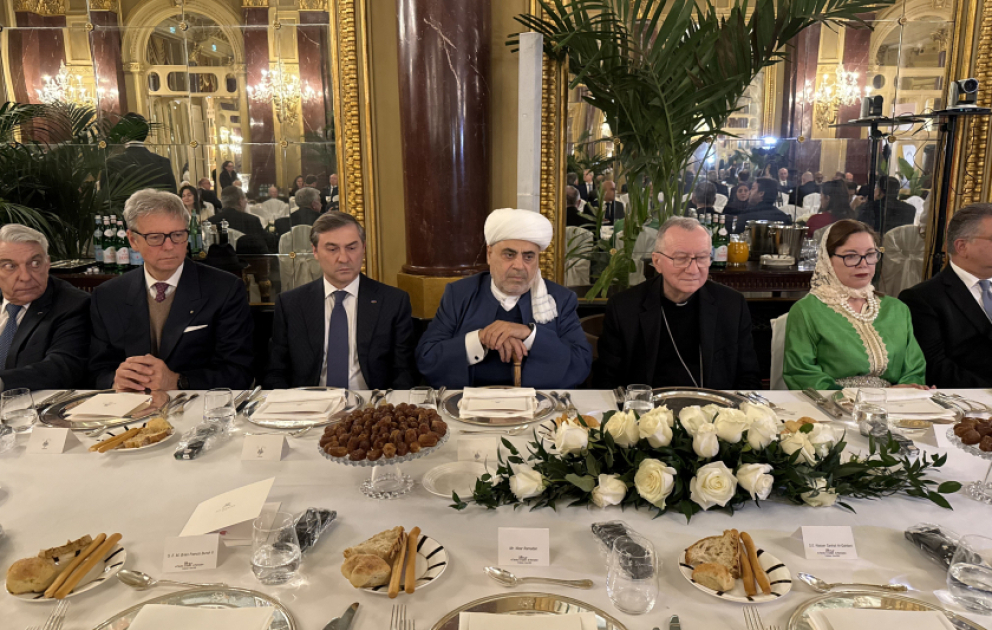 Romada üç monoteist dinin nümayəndələrinin iştirakı ilə iftar süfrəsi açılıb