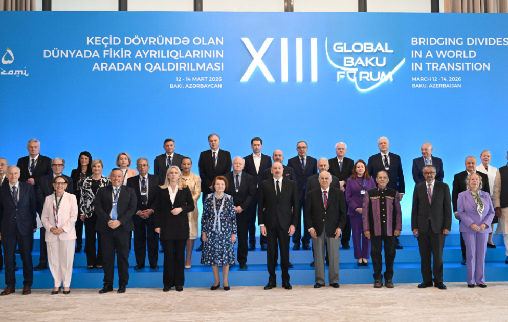 “Keçid dövründə olan dünyada fikir ayrılıqlarının aradan qaldırılması” mövzusunda XIII Qlobal Bakı Forumu işə başlayıb,
Prezident İlham Əliyev Forumun açılış mərasimində çıxış edib