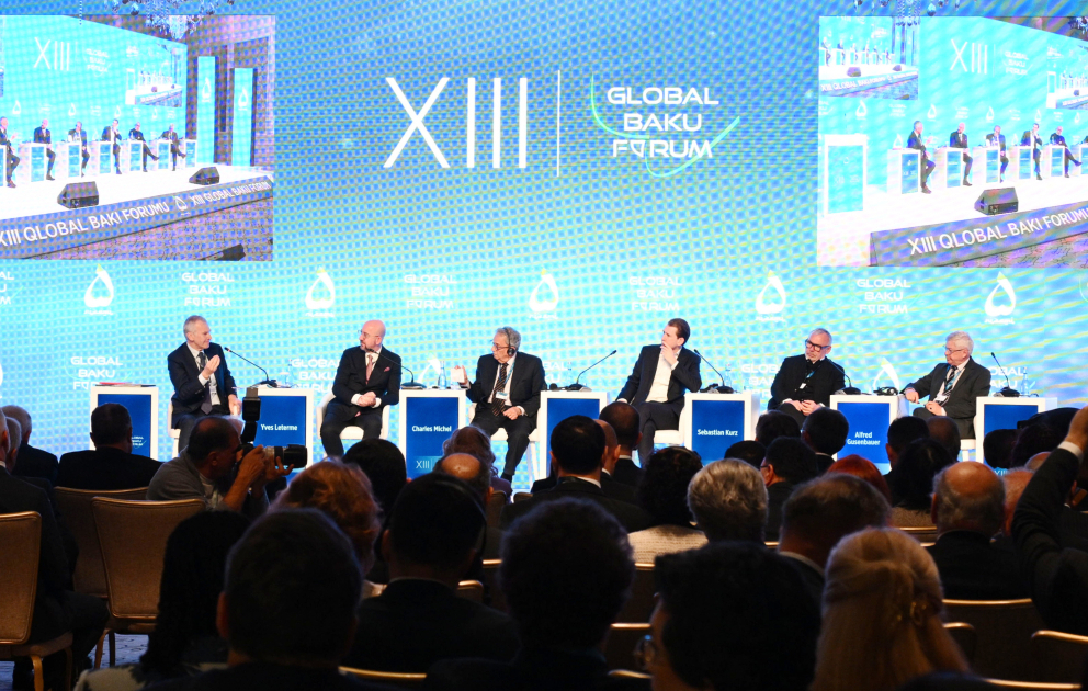 XIII Qlobal Bakı Forumunun ilk panel iclası qlobal təhlükəsizlik və güclər balansı mövzusuna həsr edilib