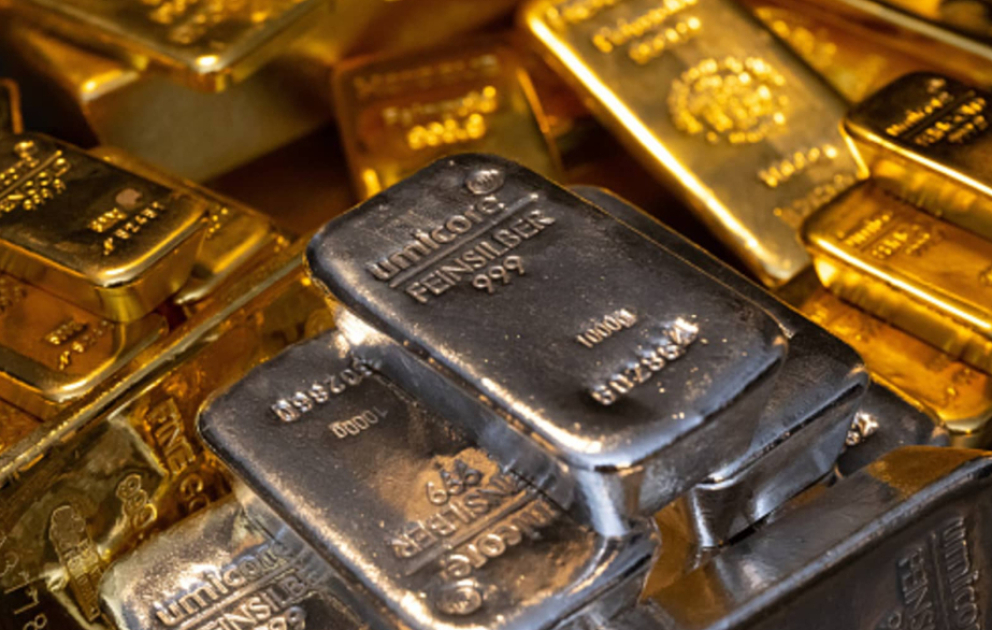 Gold and silver prices drop on global markets