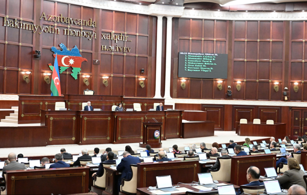 MM qadın hərbçilərlə bağlı qanunvericiliyə dəyişikliyi qəbul edib