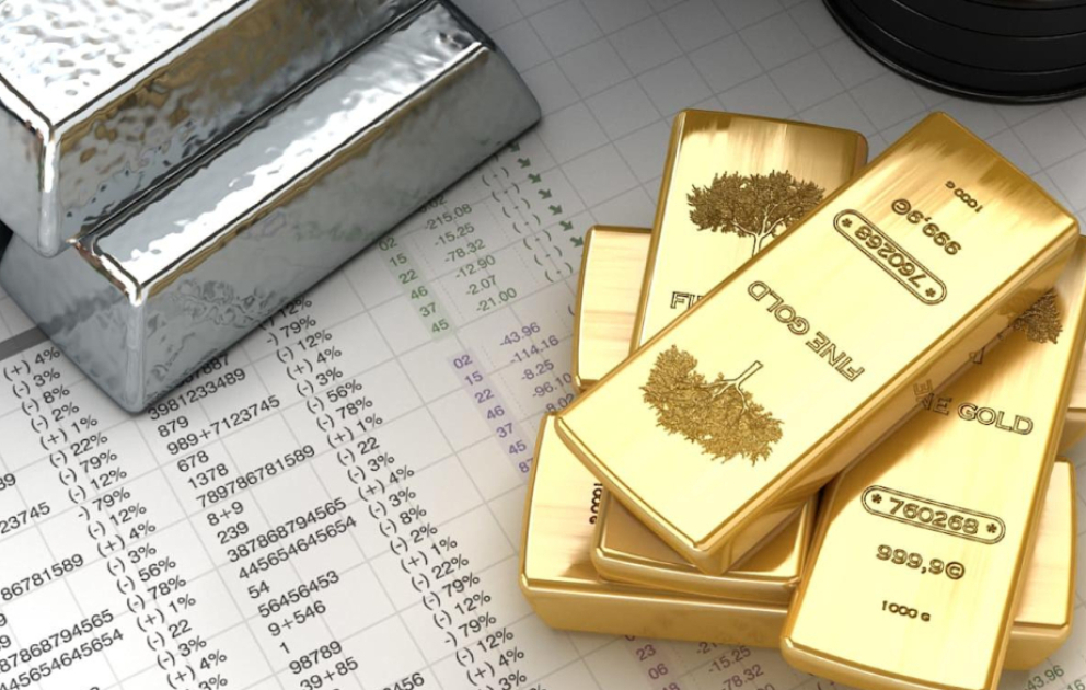 Gold and silver prices fall on global markets