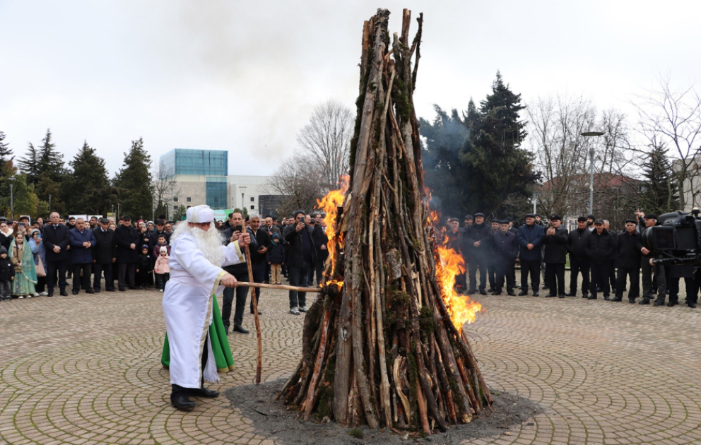 Qəbələdə Novruz tonqalını “Dədə Qorqud” alovlandırıb