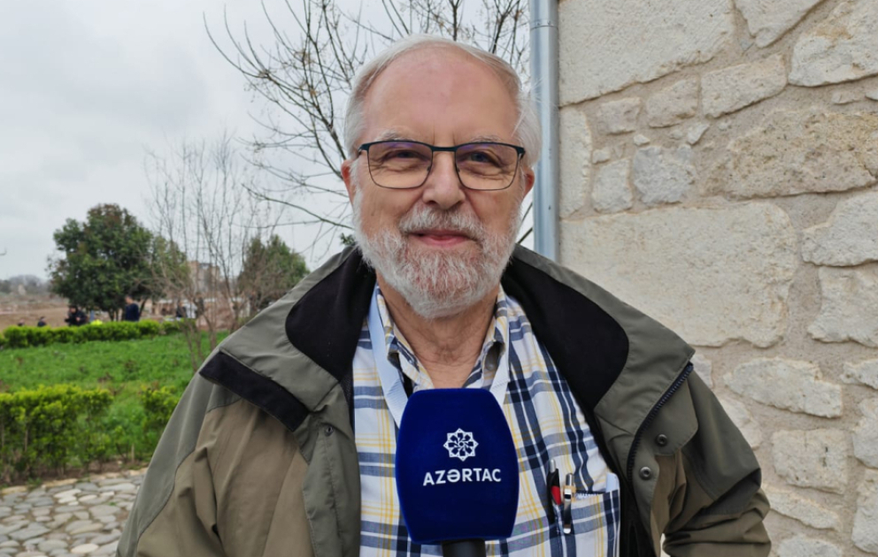 Alman səyyah: Ağdam məscidi çox xoşuma gəldi