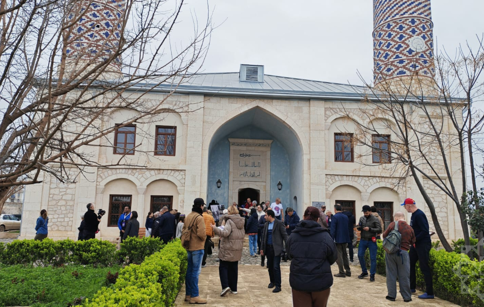 Internationale Reisende besuchen Aghdam