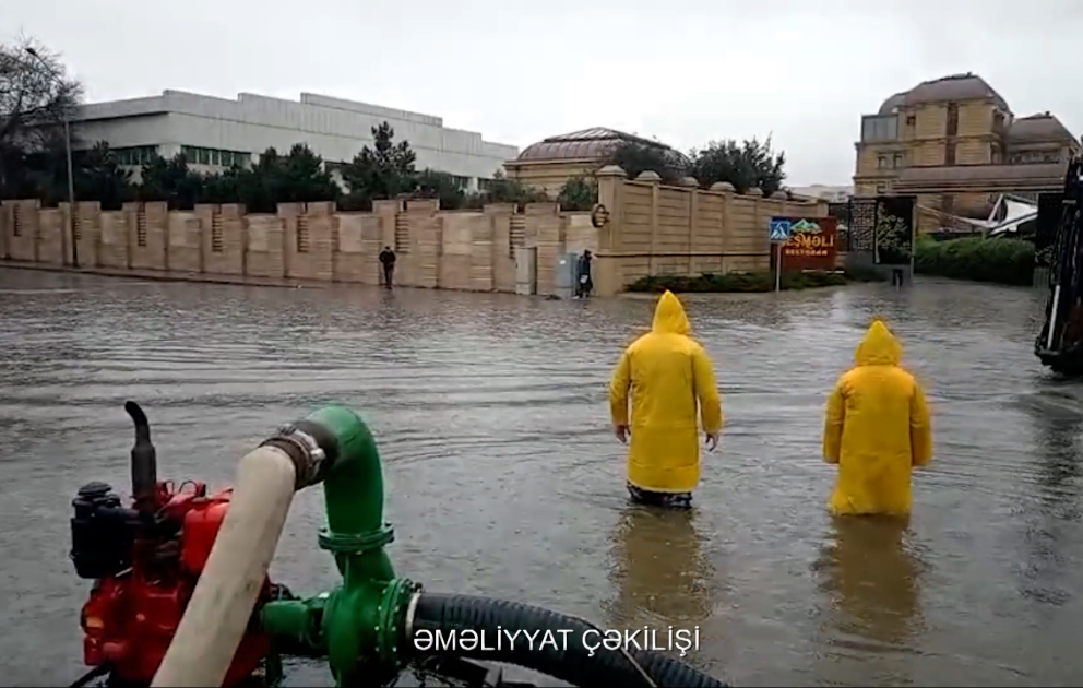 FHN: İntensiv yağışlarla əlaqədar 84 nəfər təhlükəsiz əraziyə təxliyə edilib