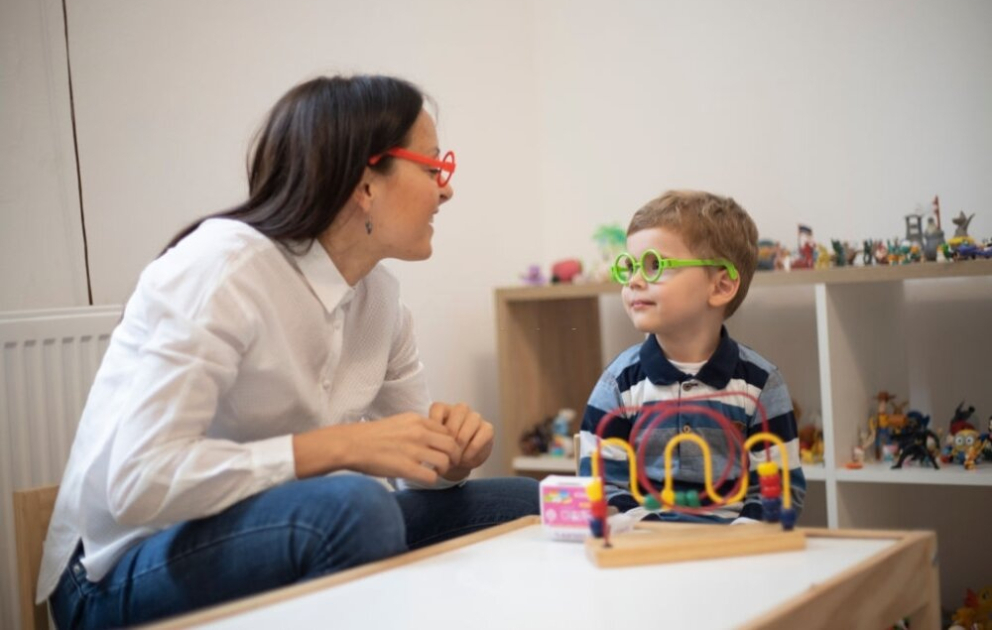 Autizm: erkən diaqnostika və müdaxilə onların inkişafında həlledici rol oynayır