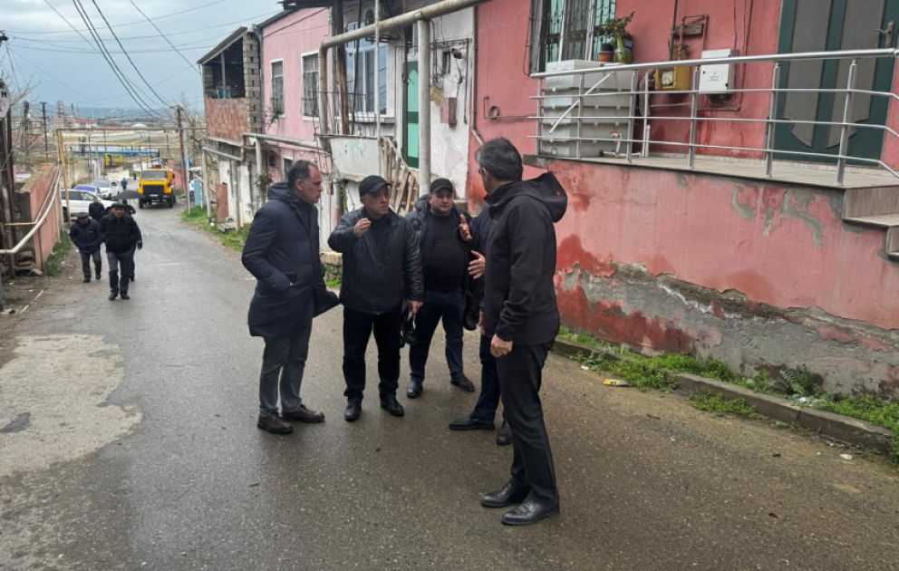 Üzərində evlər tikilən kollektorun çökməsi ilə bağlı ərazidə operativ tədbirlər görülür