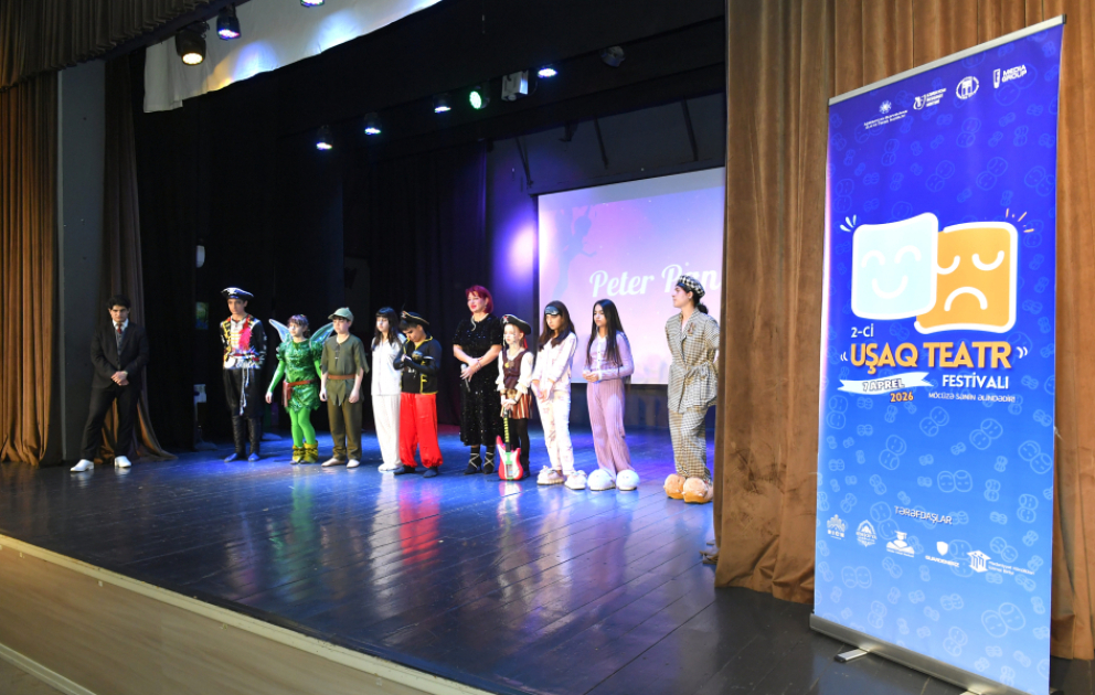 "2-ci Uşaq Teatrı Festivalı"nın açılışı olub