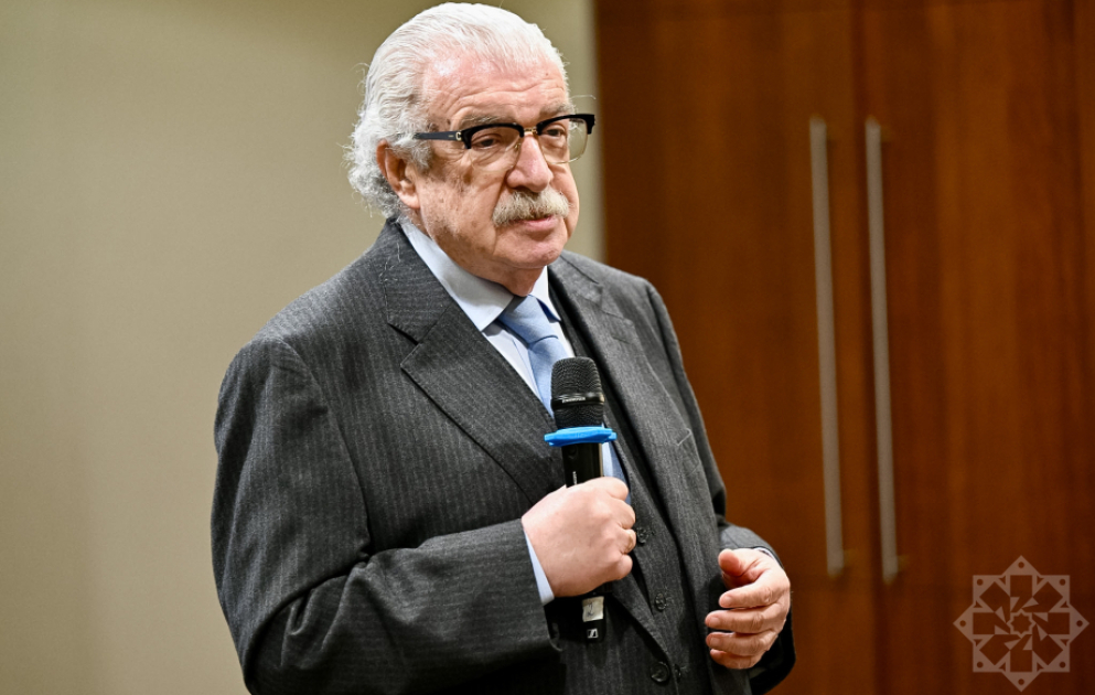 Jurnalist Mixail Qusman təcrübəsini və xatirələrini bölüşüb