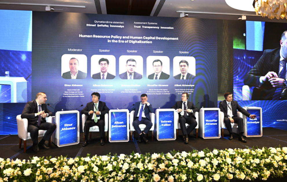 Rəqəmsallaşma dövründə kadr siyasəti və insan kapitalının inkişafı üzrə strategiyalar