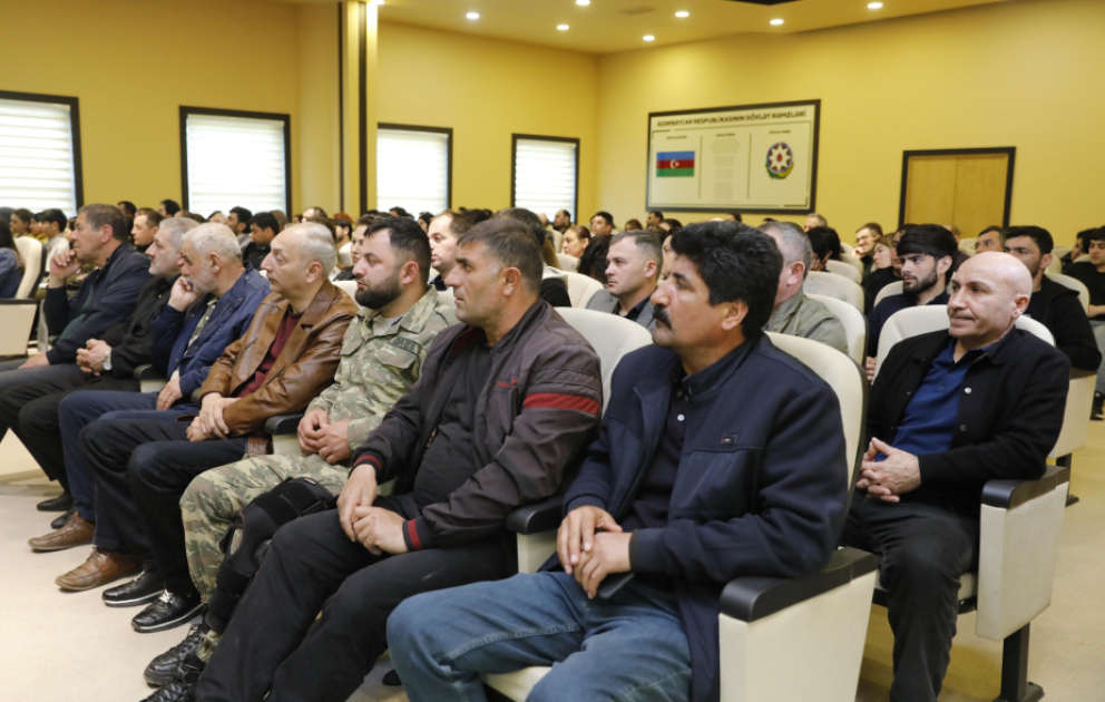 Vətəndaşlar əlavə məşğulluq tədbirləri barədə məlumatlandırılıblar