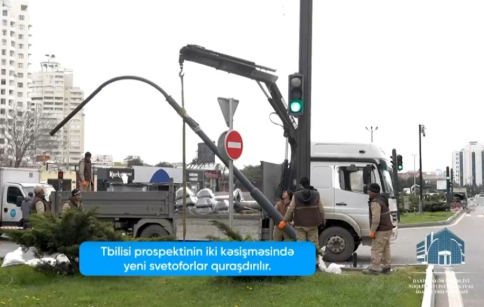 Tbilisi prospektinin iki kəsişməsində yeni işıqforlar quraşdırılır