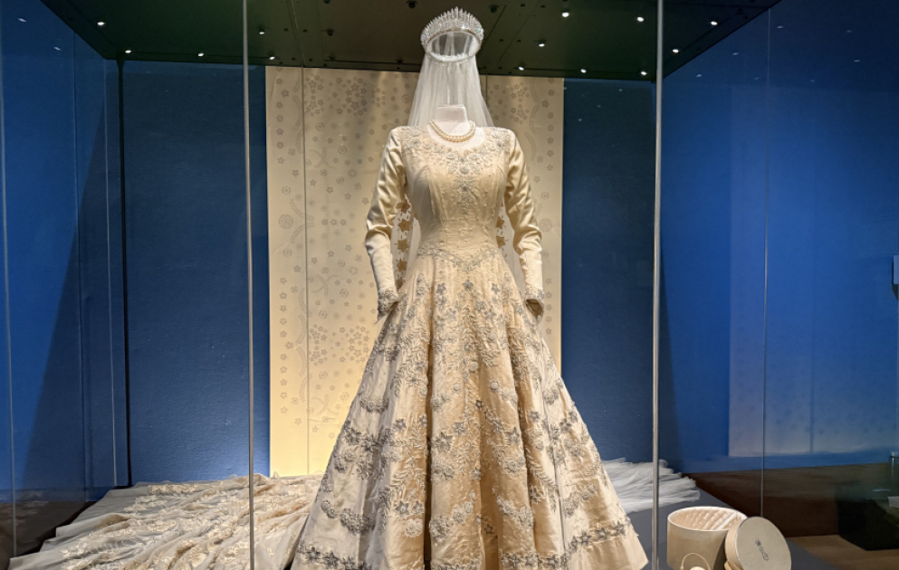 Kraliça II Elizabetin izi ilə: Buckingham Sarayında unudulmaz sərgi