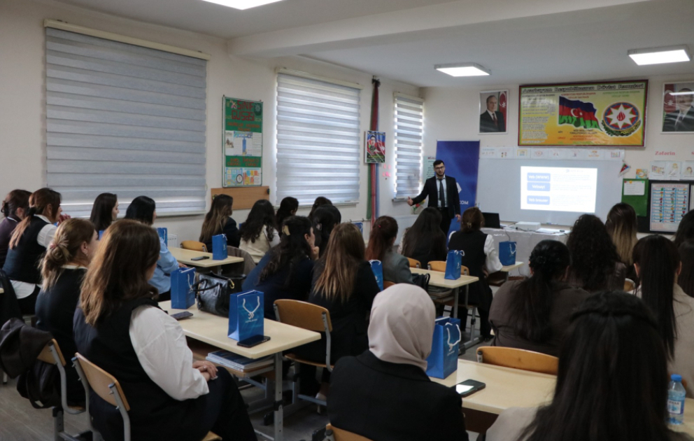 Balakəndə təhlükəsiz internet təlimləri başa çatıb