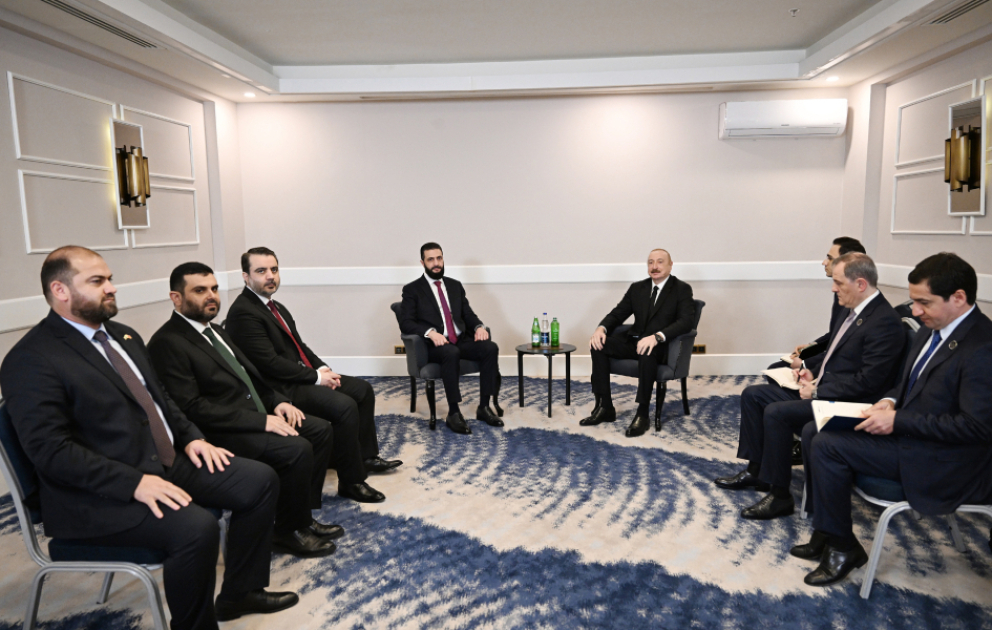 Le président azerbaïdjanais s’entretient avec le président syrien par intérim à Antalya