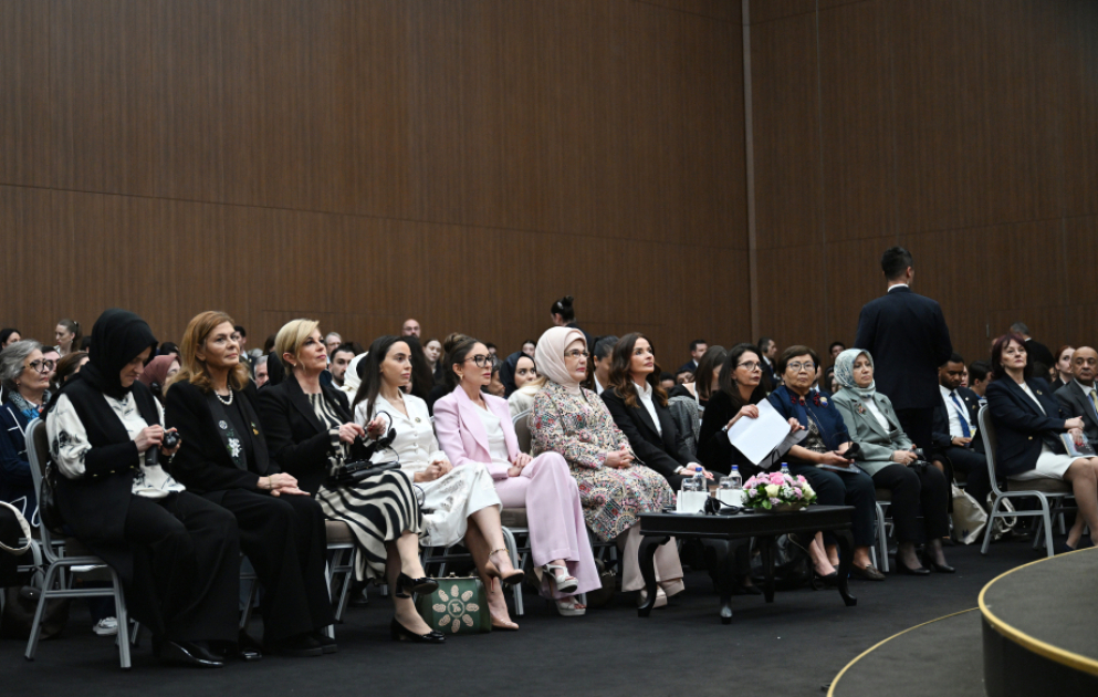 Aserbaidschans First Lady nimmt an Panel zu Bildung und Frieden in Palästina teil