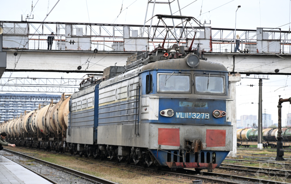 Azerbaijan sends another batch of petroleum products to Armenia