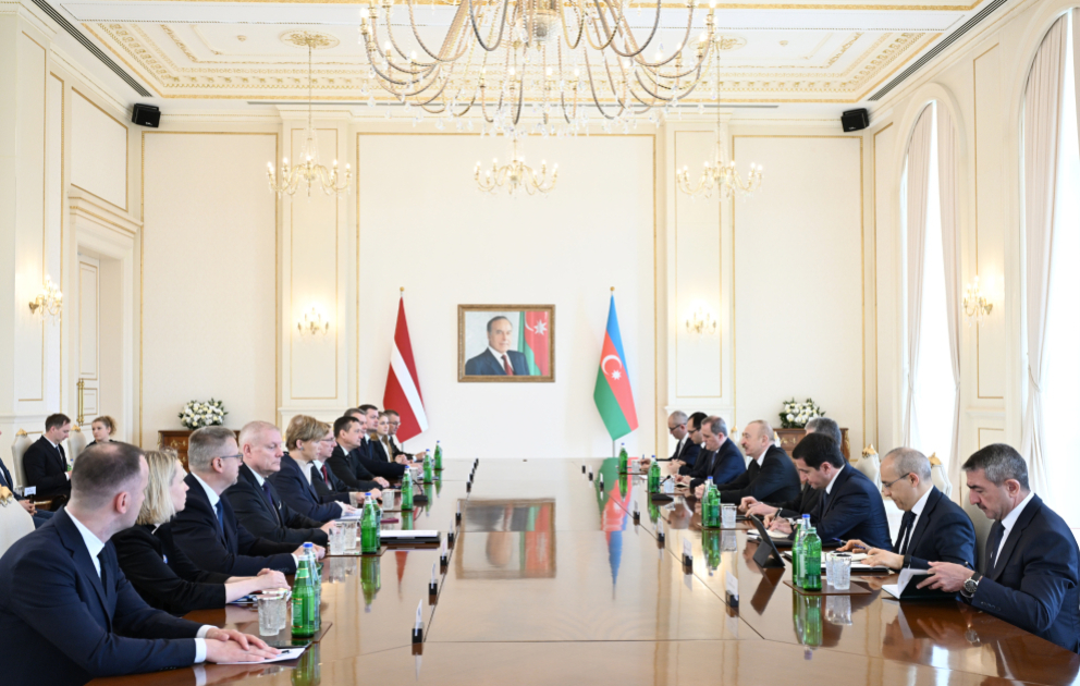Réunion en format élargi des présidents azerbaïdjanais et letton