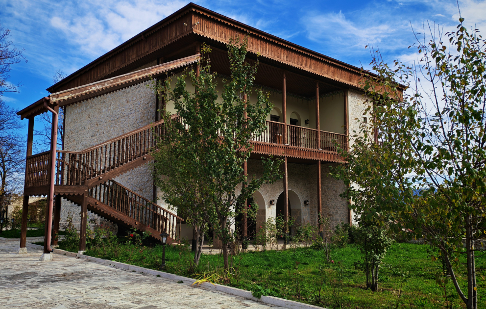 Şuşada XVIII əsr malikanəsi – Mehmandarovların evi