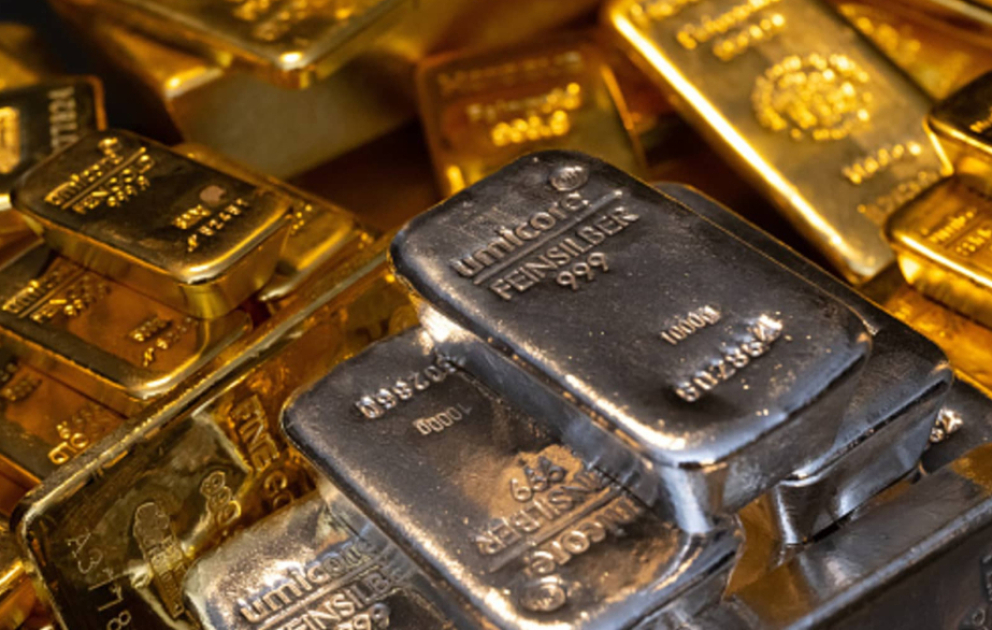 Gold and silver prices fall on global markets