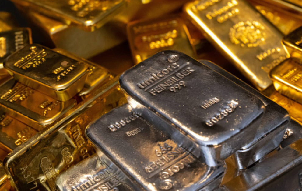 Les prix de l’or et de l’argent diminuent sur les bourses mondiales