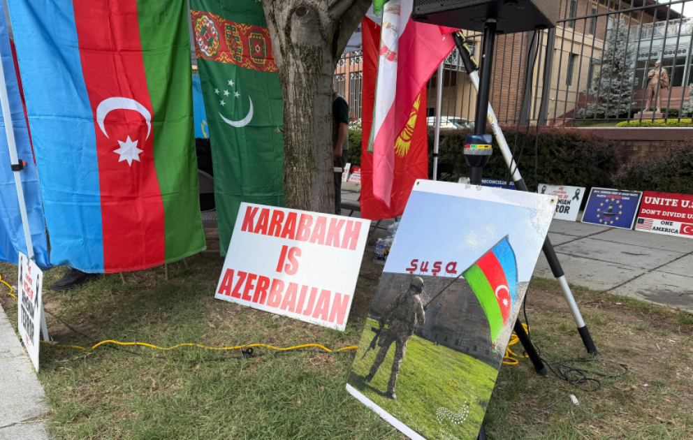 Vaşinqtonda “erməni soyqırımı” yalanlarına qarşı dinc aksiya keçirilib