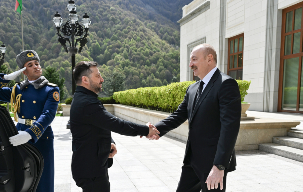 Guébélé : le président Ilham Aliyev tient une réunion en tête-à-tête et en format élargi avec son homologue ukrainien
