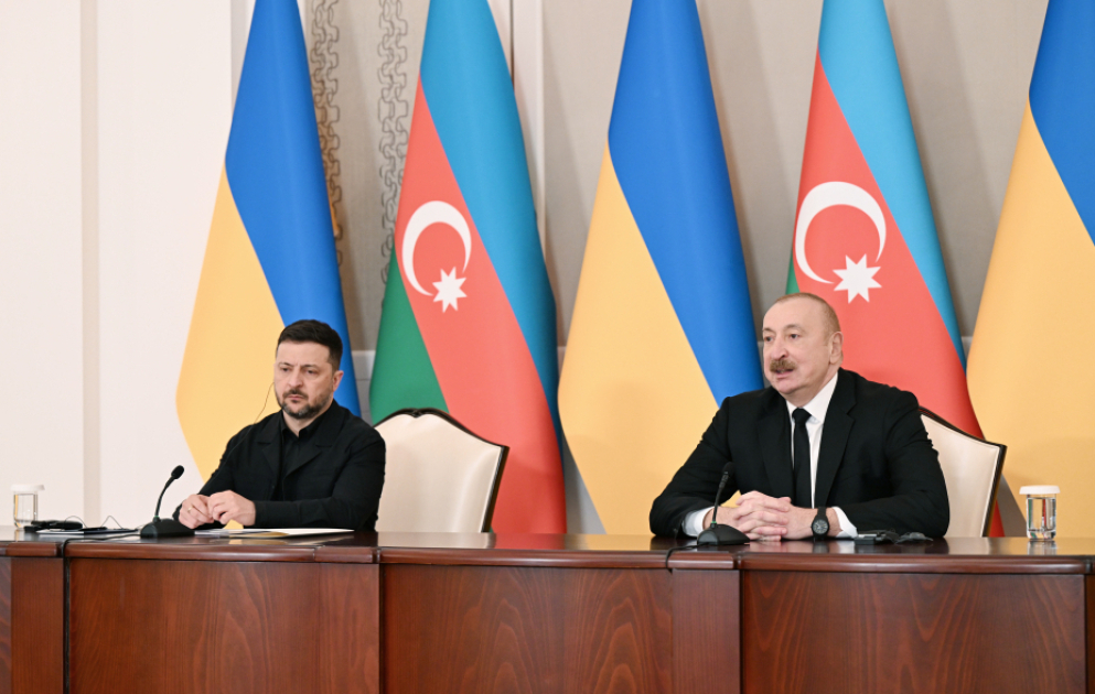 Präsidenten von Aserbaidschan und der Ukraine geben Presseerklärungen ab
